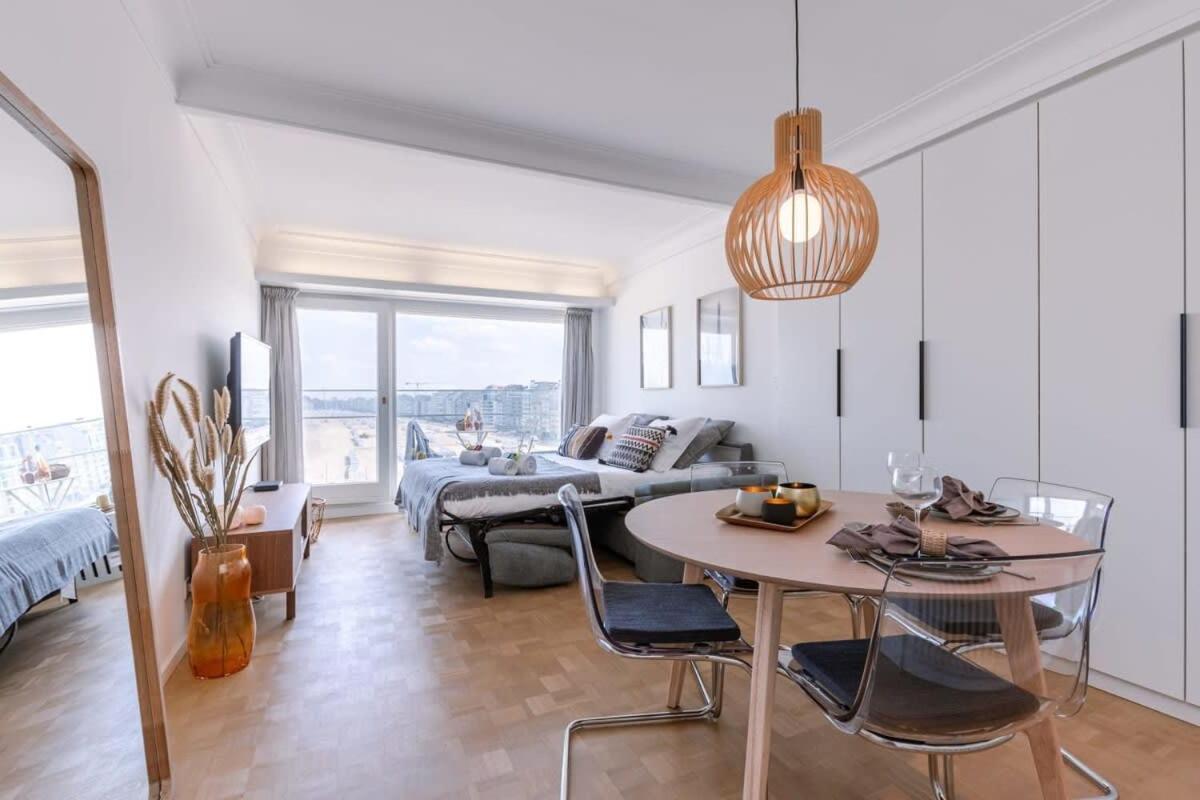 Stunning Studio With Sea-View And Terrace Appartement Knokke-Heist Buitenkant foto
