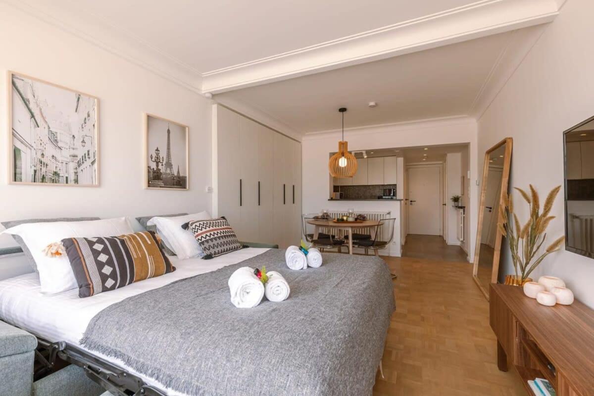 Stunning Studio With Sea-View And Terrace Appartement Knokke-Heist Buitenkant foto